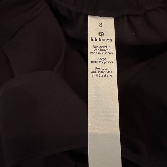 Lululemon Size 8 Noir Tie Waist Short 5.5' with Pockets in Black - Picture 4 of 8